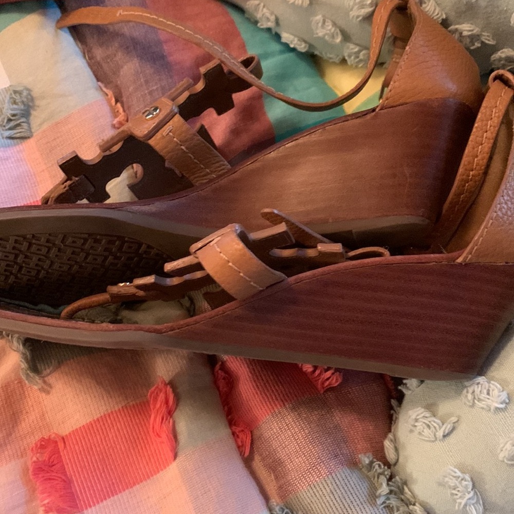 TORY BURCH T SANDALS TAN SZ 9 - Picture 5 of 9